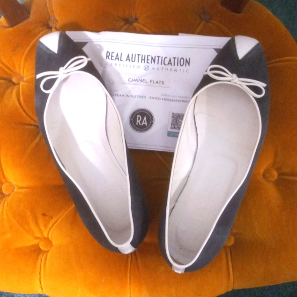 CHANNEL Flats sz 39 8 -AUTHENTIC